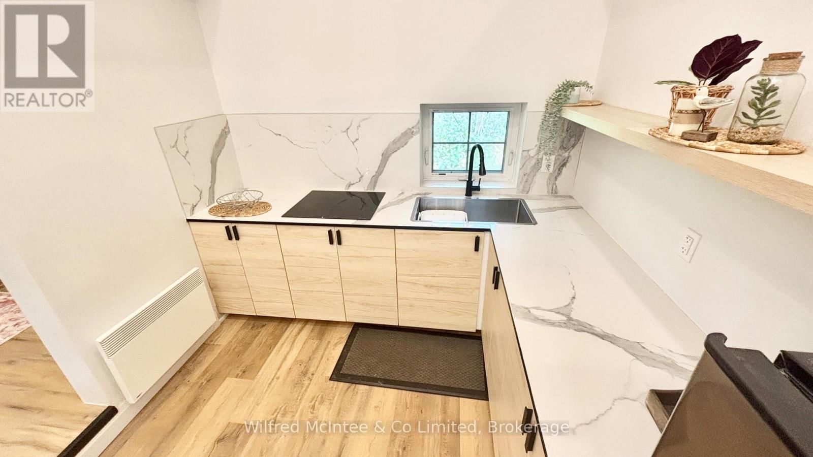 7 6TH AVENUE SOUTH Image 38