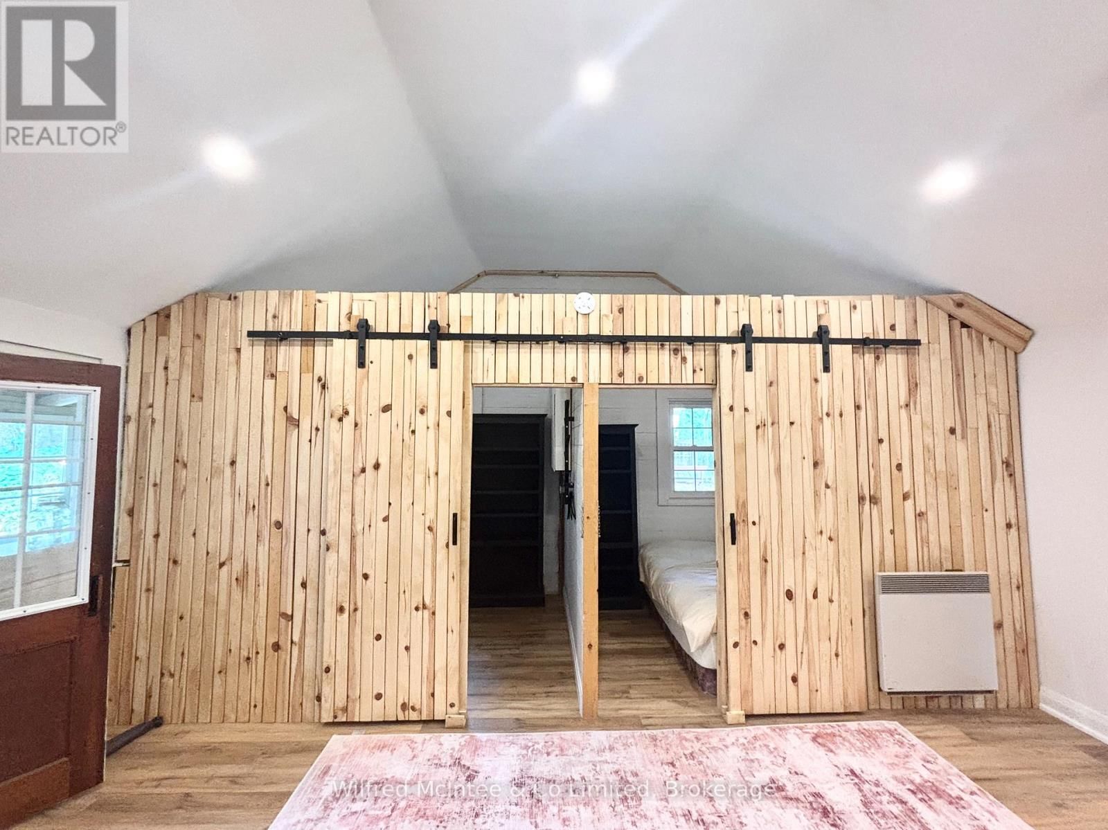 7 6TH AVENUE SOUTH Image 41