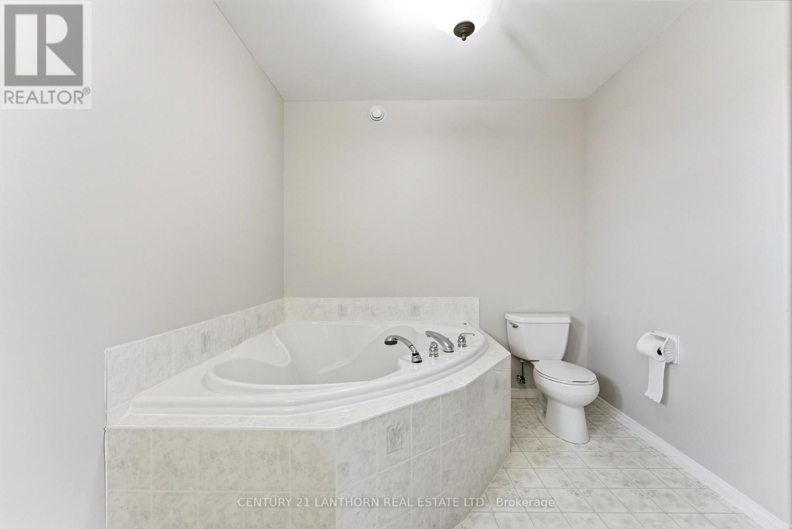 26 LINDEN LANE Image 24