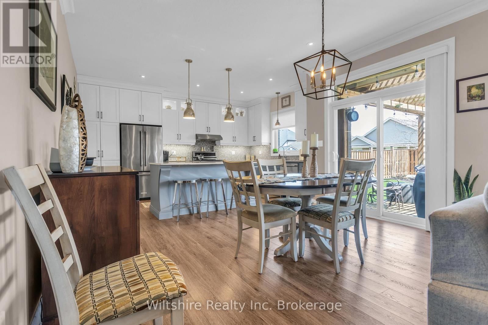 1 HONEY BEND Image 11