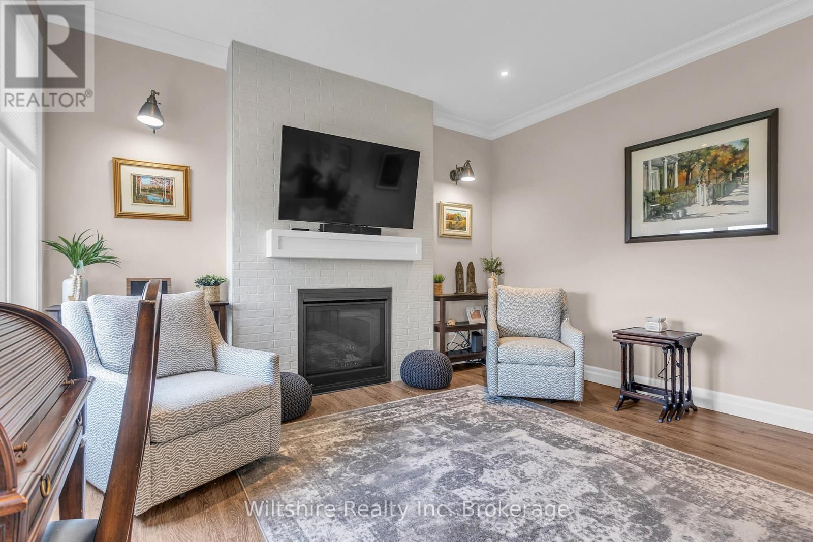 1 HONEY BEND Image 14