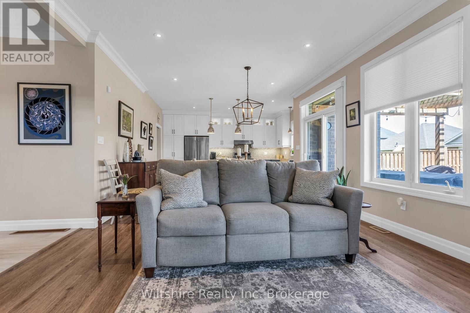 1 HONEY BEND Image 15