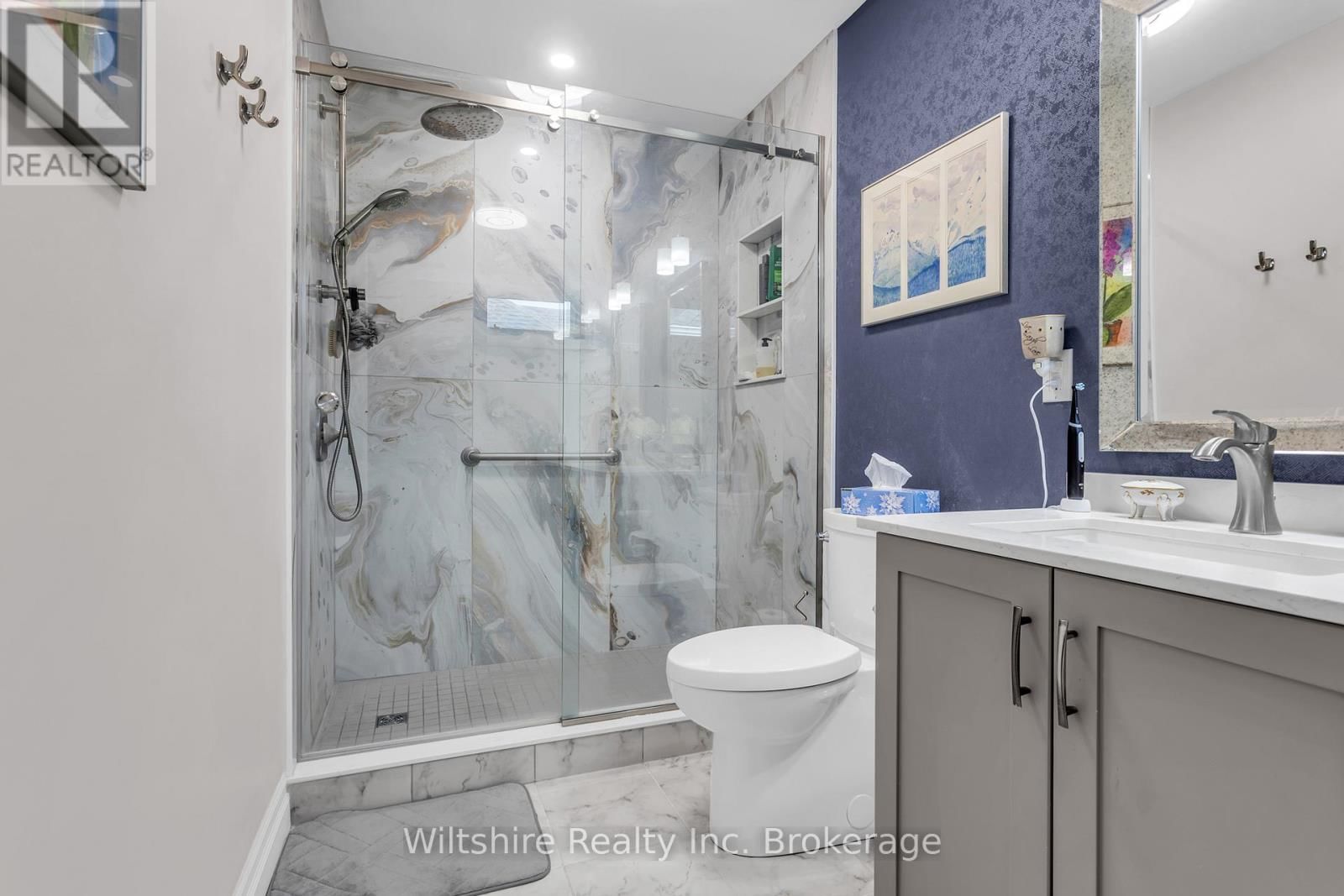 1 HONEY BEND Image 25