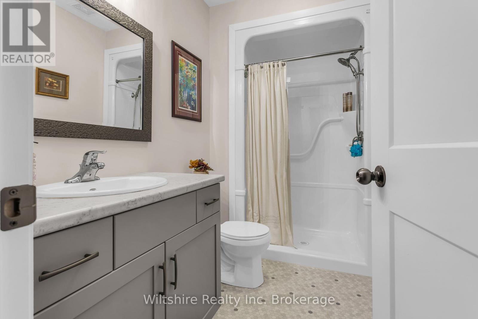 1 HONEY BEND Image 29