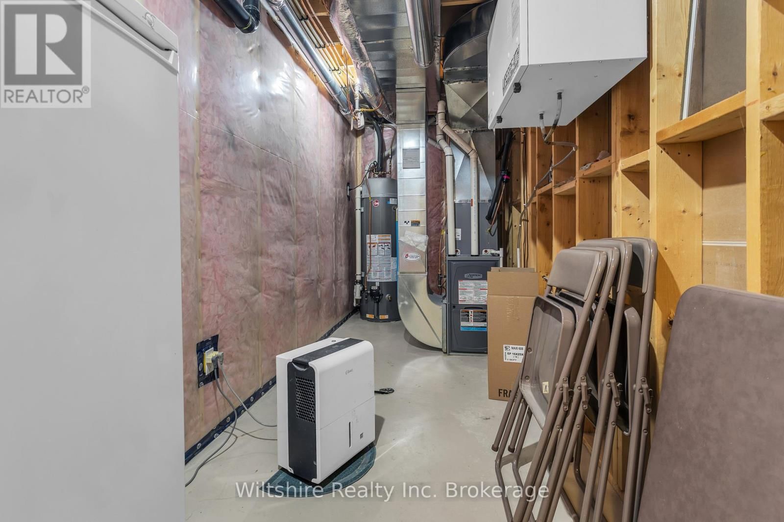 1 HONEY BEND Image 33