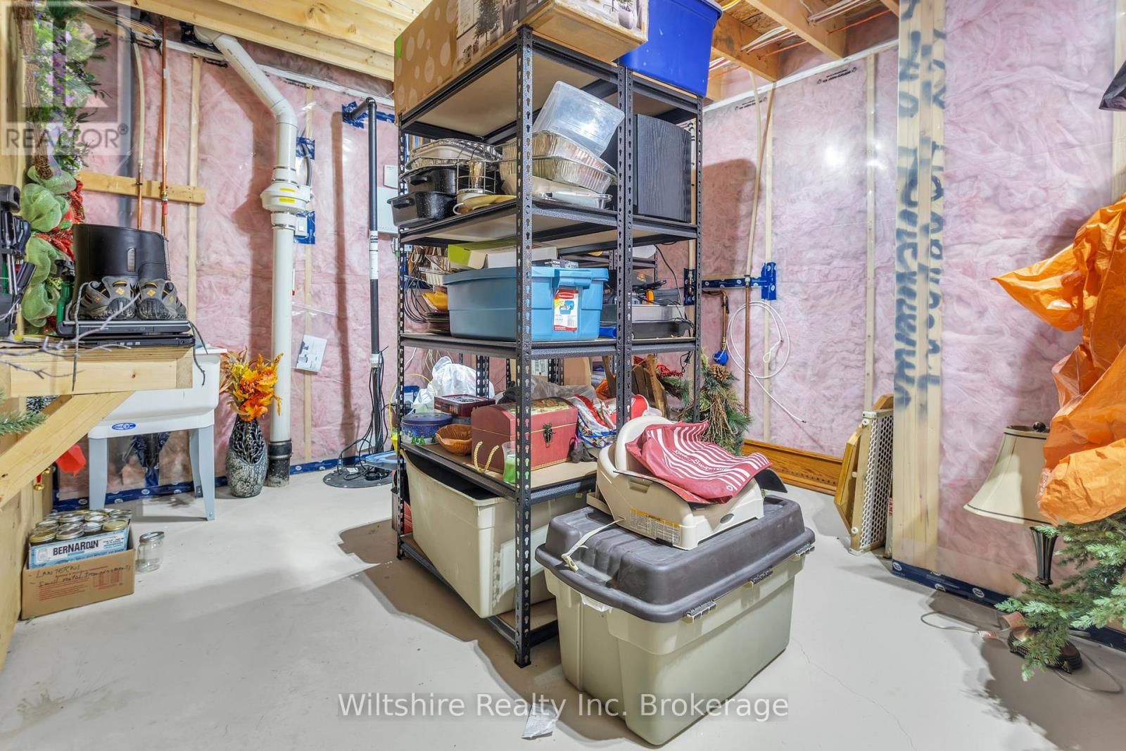 1 HONEY BEND Image 34