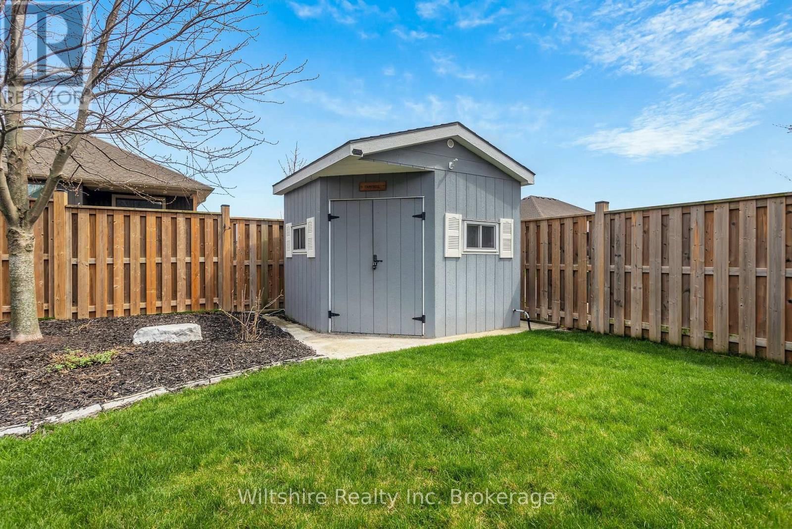 1 HONEY BEND Image 37