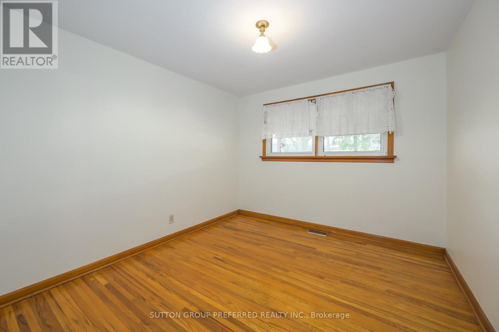 164 MCKEAND STREET Image 35