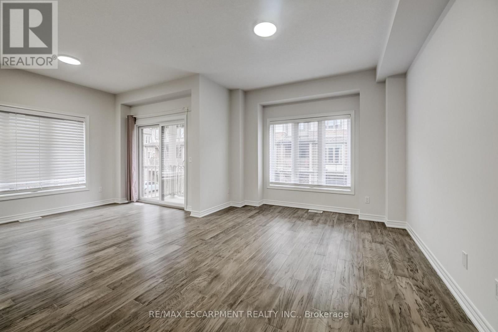 23 RIDGESIDE LANE WEST Image 16