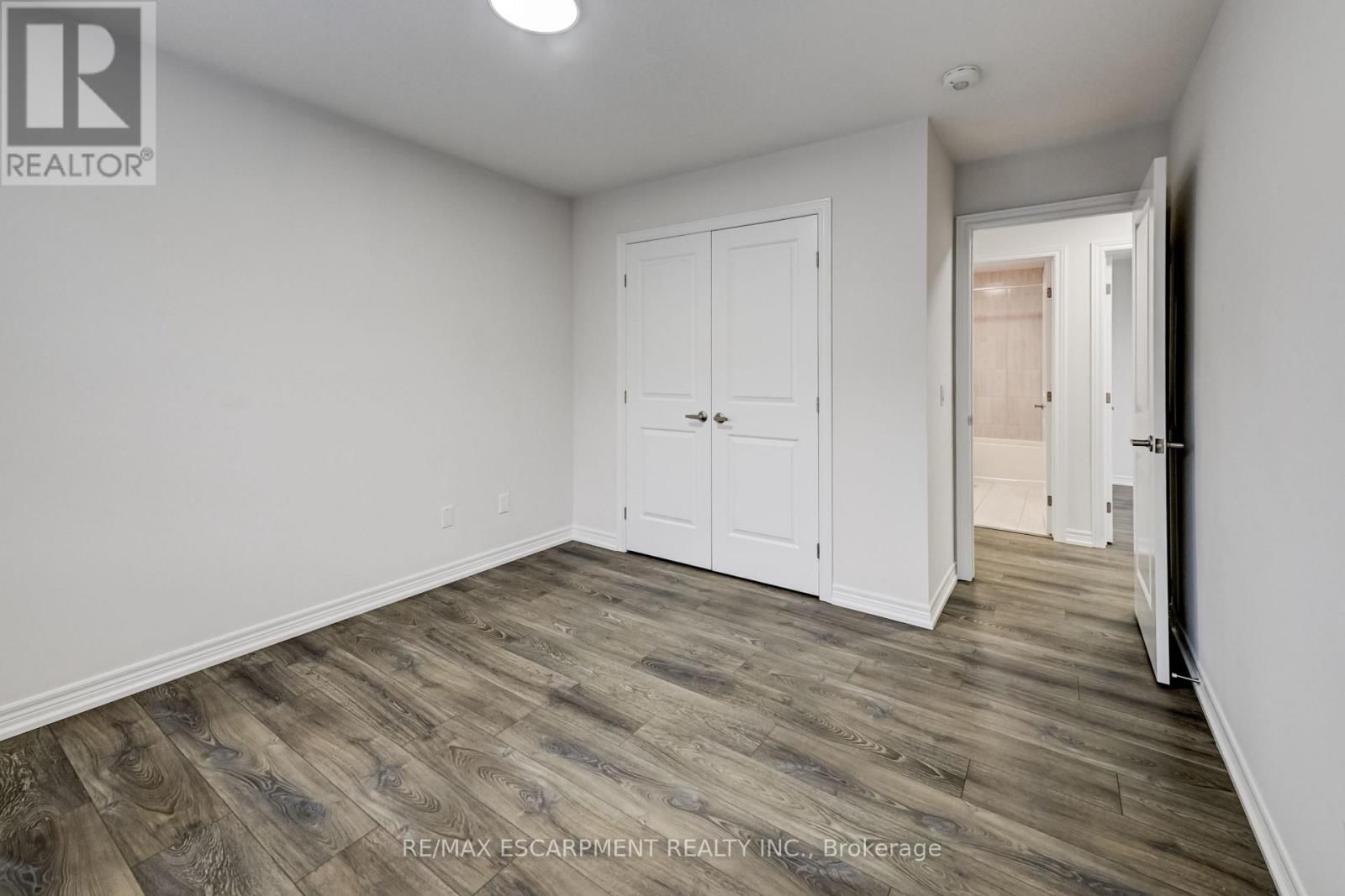 23 RIDGESIDE LANE WEST Image 26