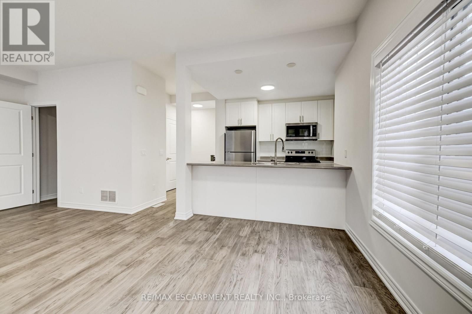 23 RIDGESIDE LANE WEST Image 8