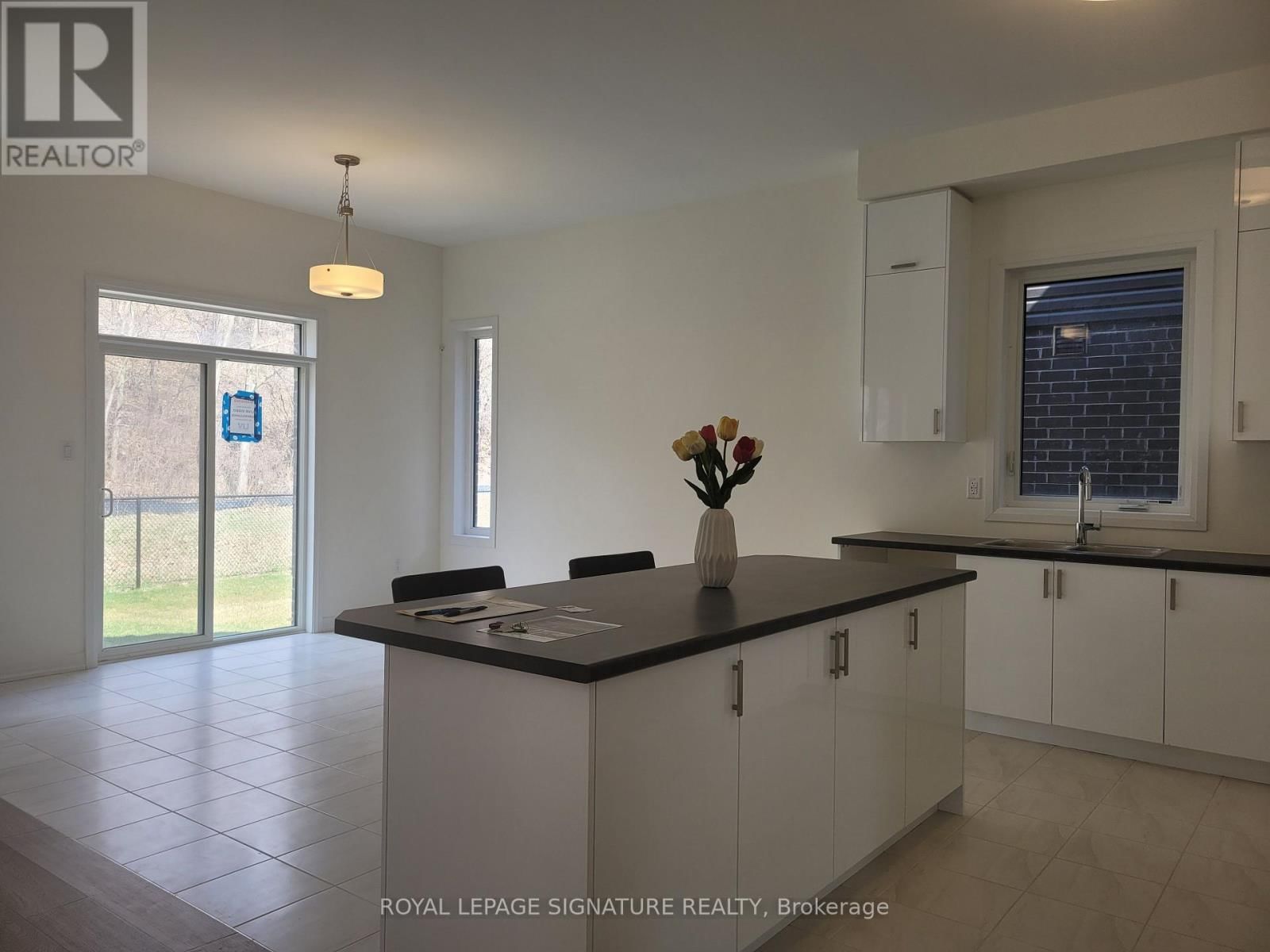 95 MACKLIN STREET Image 12