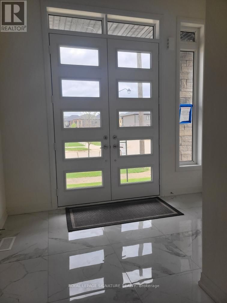 95 MACKLIN STREET Image 32