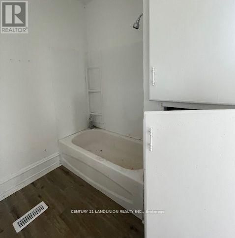 1834 10TH LINE WEST Image 7