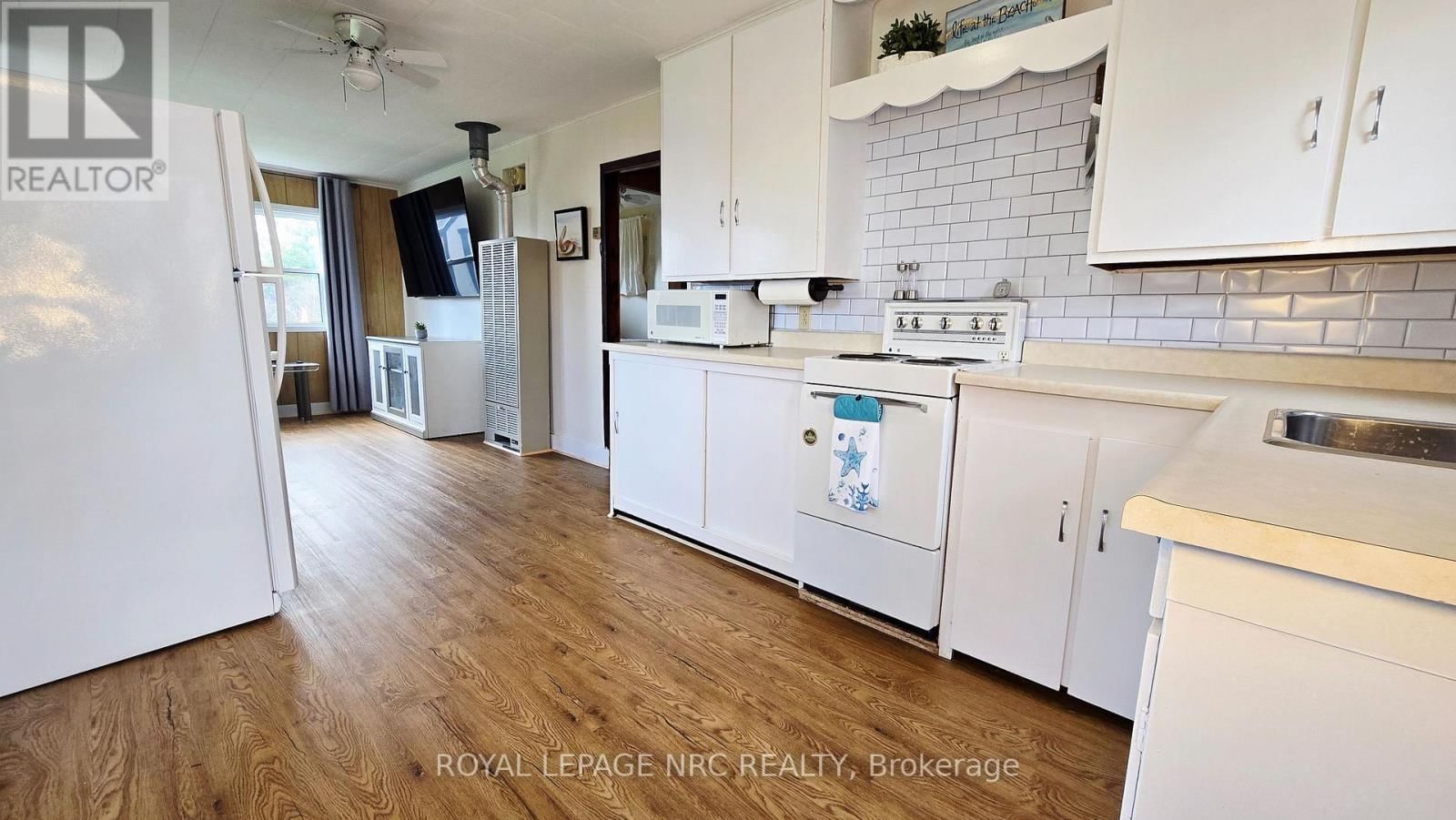 11170 CHURCHILL AVENUE Image 15