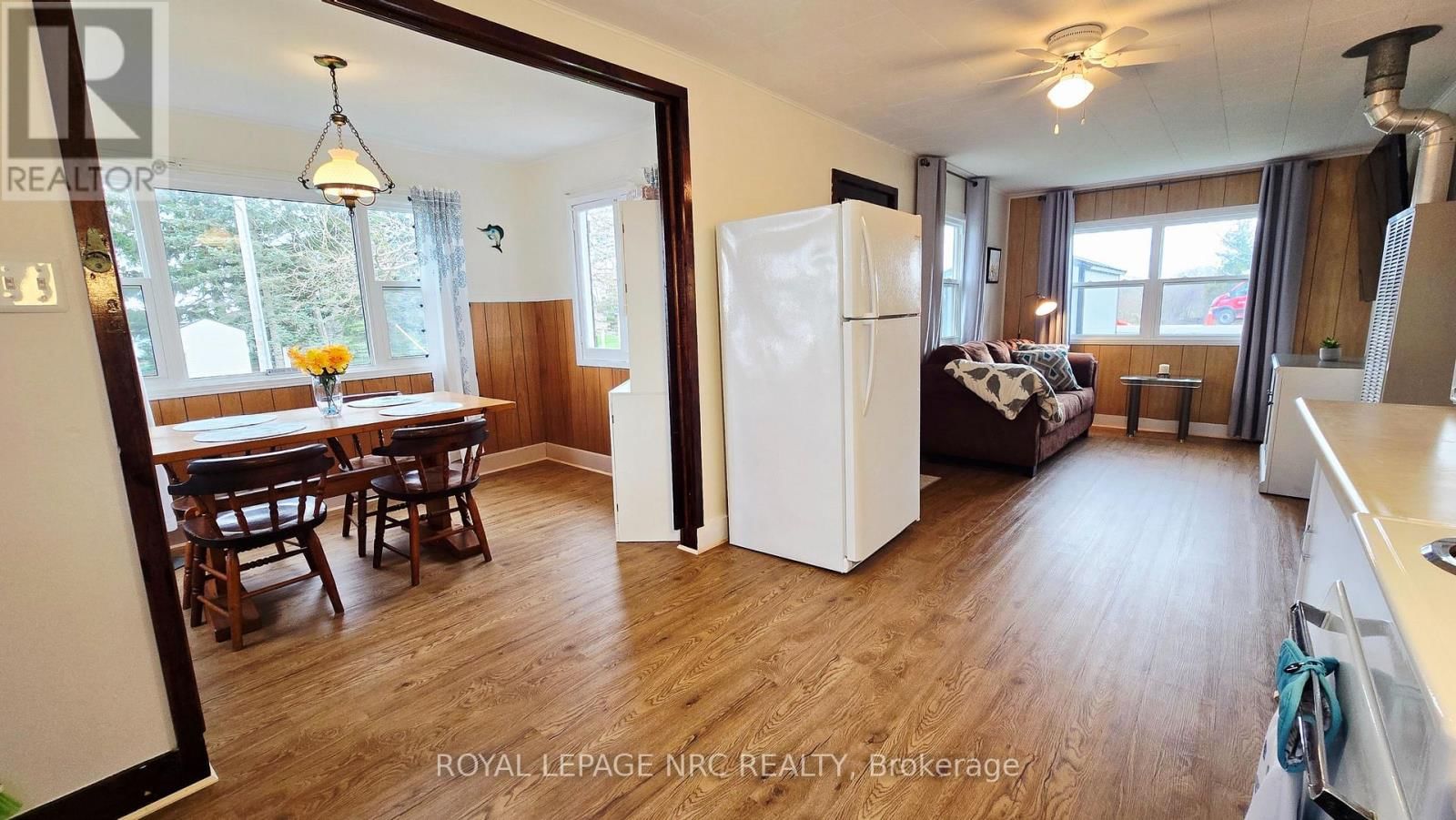 11170 CHURCHILL AVENUE Image 21