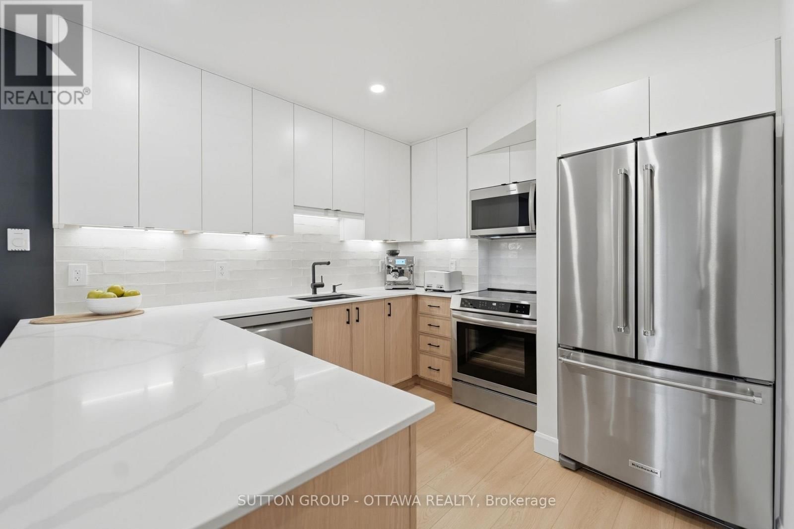 101 - 268 LORRY GREENBERG DRIVE Image 11