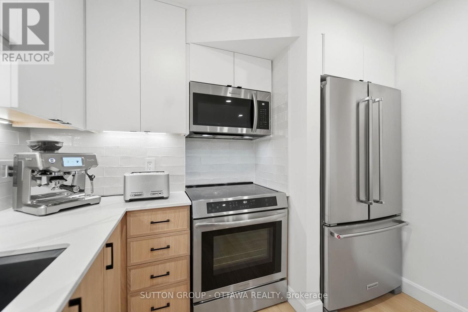 101 - 268 LORRY GREENBERG DRIVE Image 13