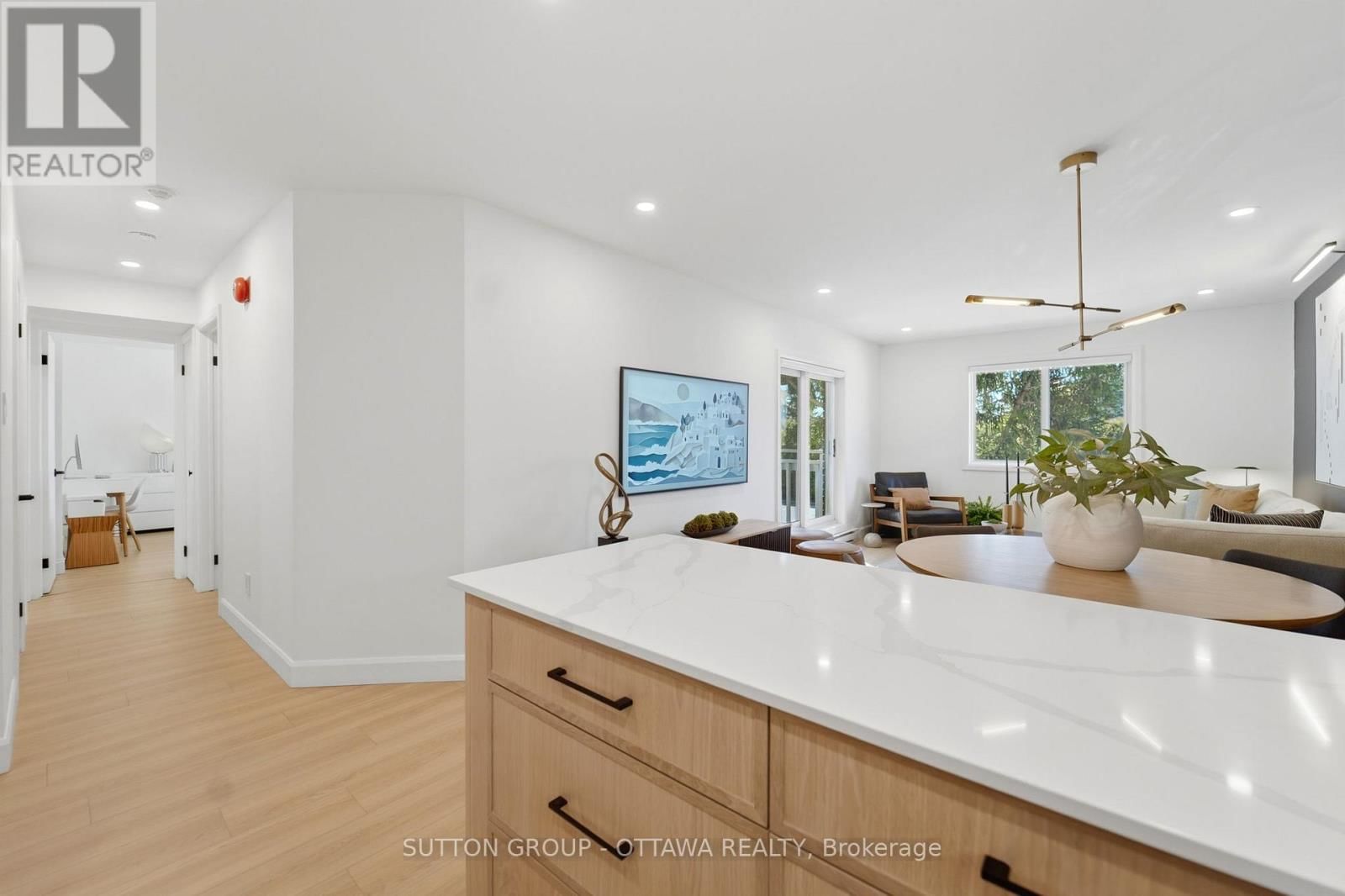 101 - 268 LORRY GREENBERG DRIVE Image 16