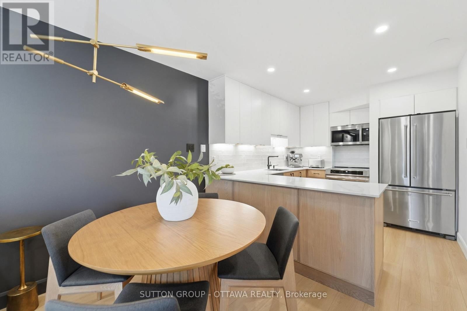 101 - 268 LORRY GREENBERG DRIVE Image 18