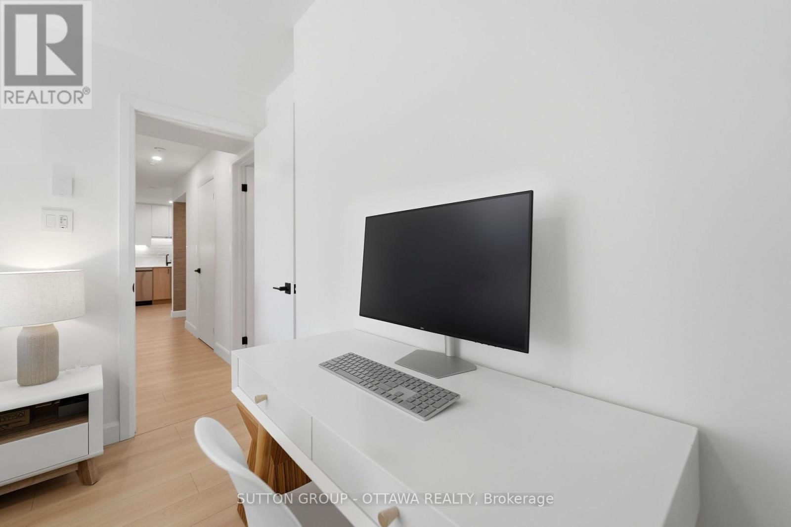 101 - 268 LORRY GREENBERG DRIVE Image 25