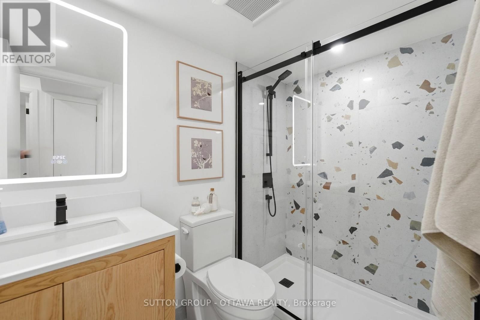 101 - 268 LORRY GREENBERG DRIVE Image 28