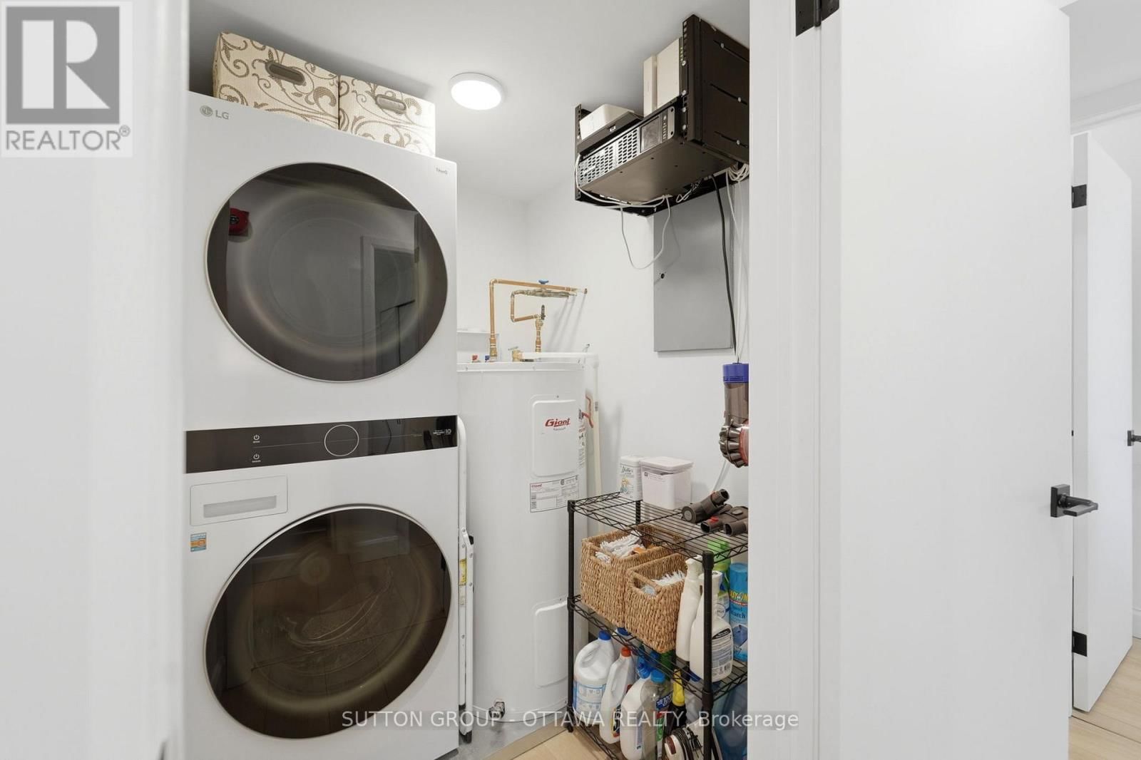 101 - 268 LORRY GREENBERG DRIVE Image 29