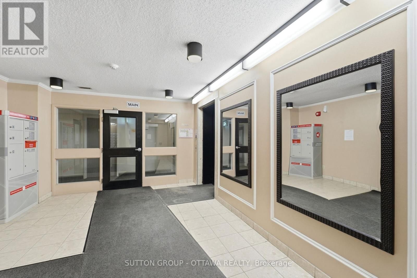 101 - 268 LORRY GREENBERG DRIVE Image 3