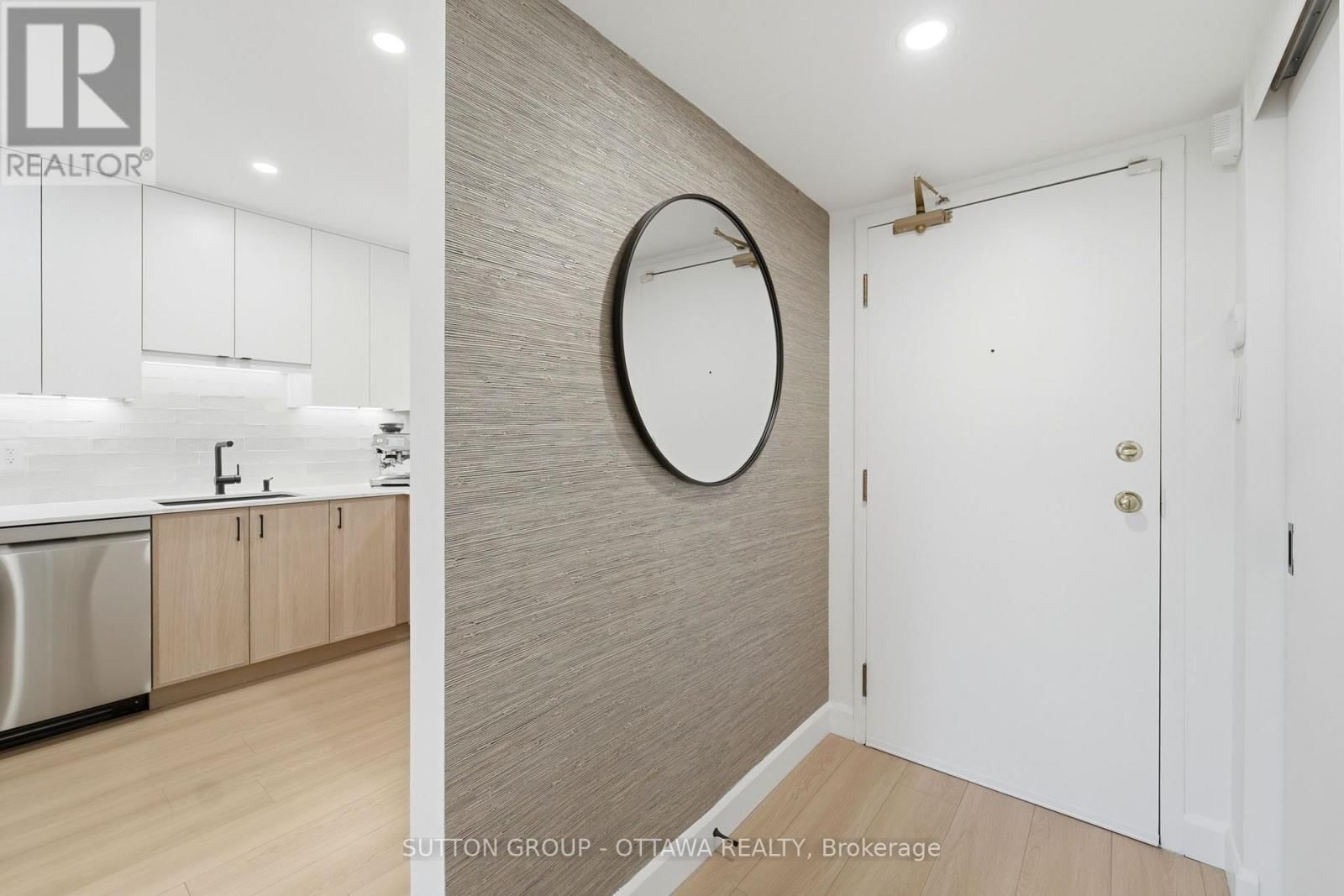 101 - 268 LORRY GREENBERG DRIVE Image 6