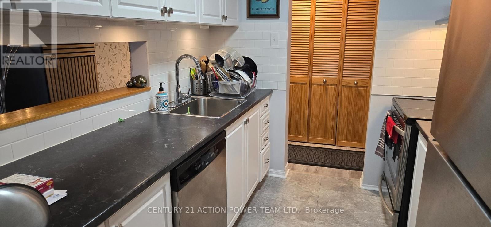 110 - 316 SAVARD AVENUE Image 12