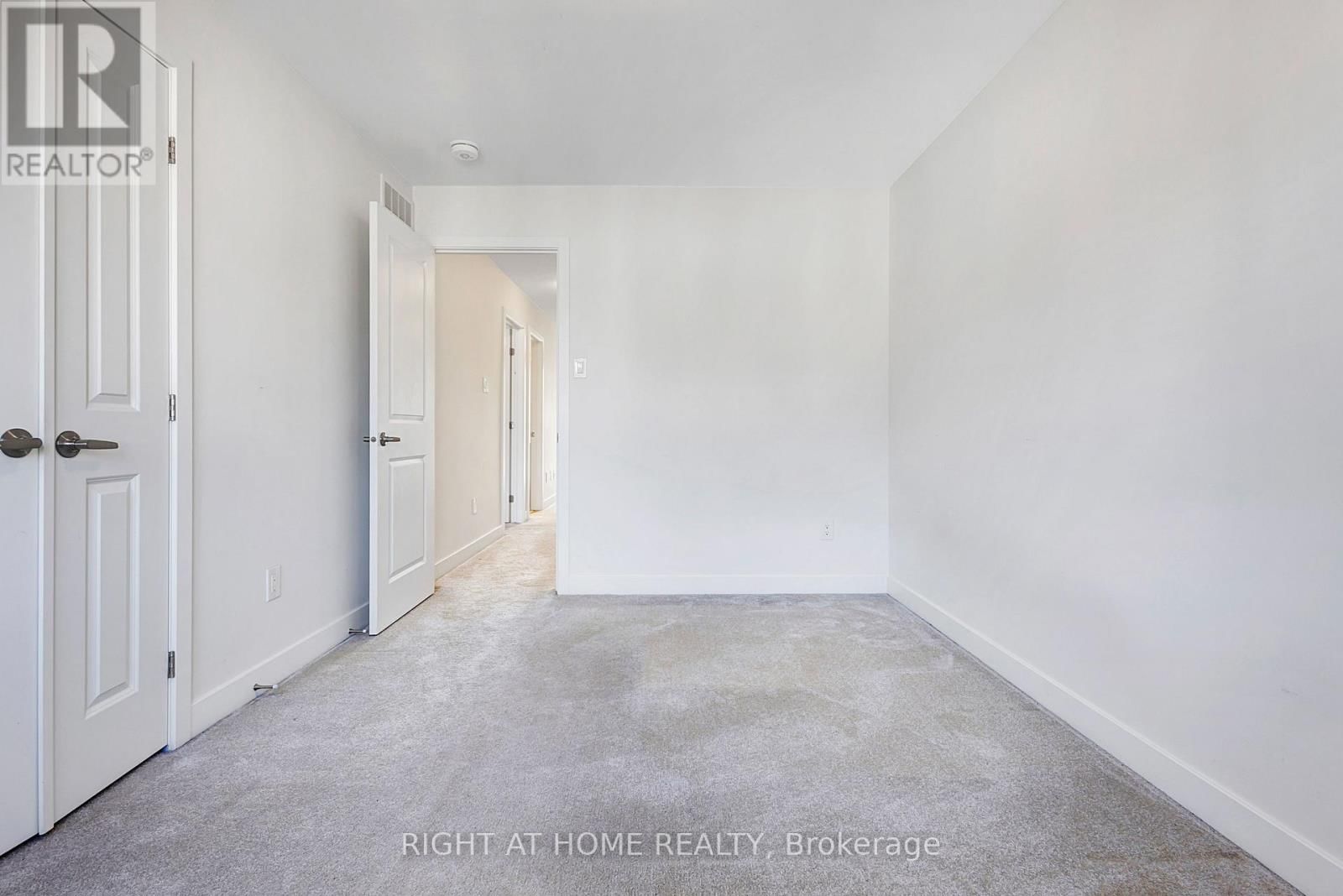 500 TRIANGLE STREET Image 24