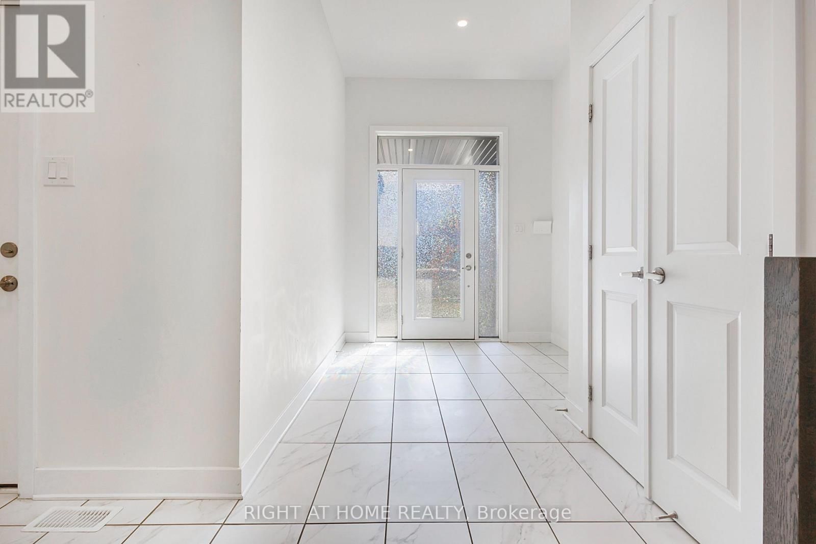 500 TRIANGLE STREET Image 3