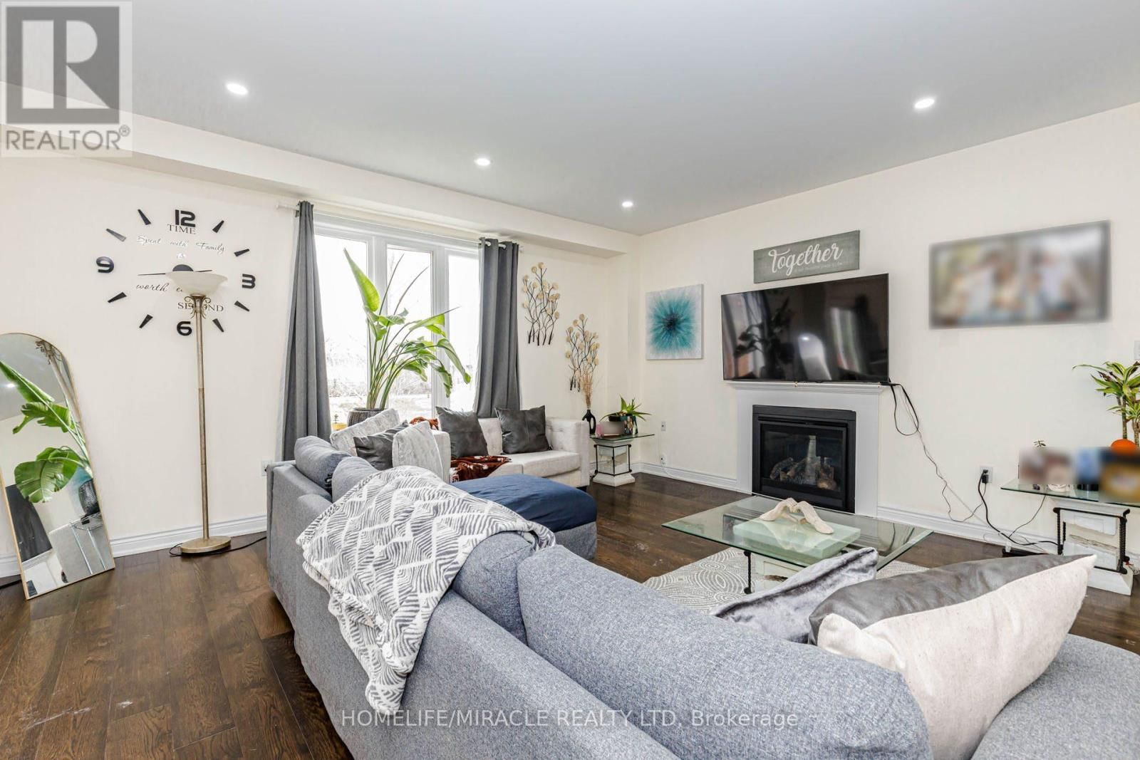 6 HILL STREET Image 12