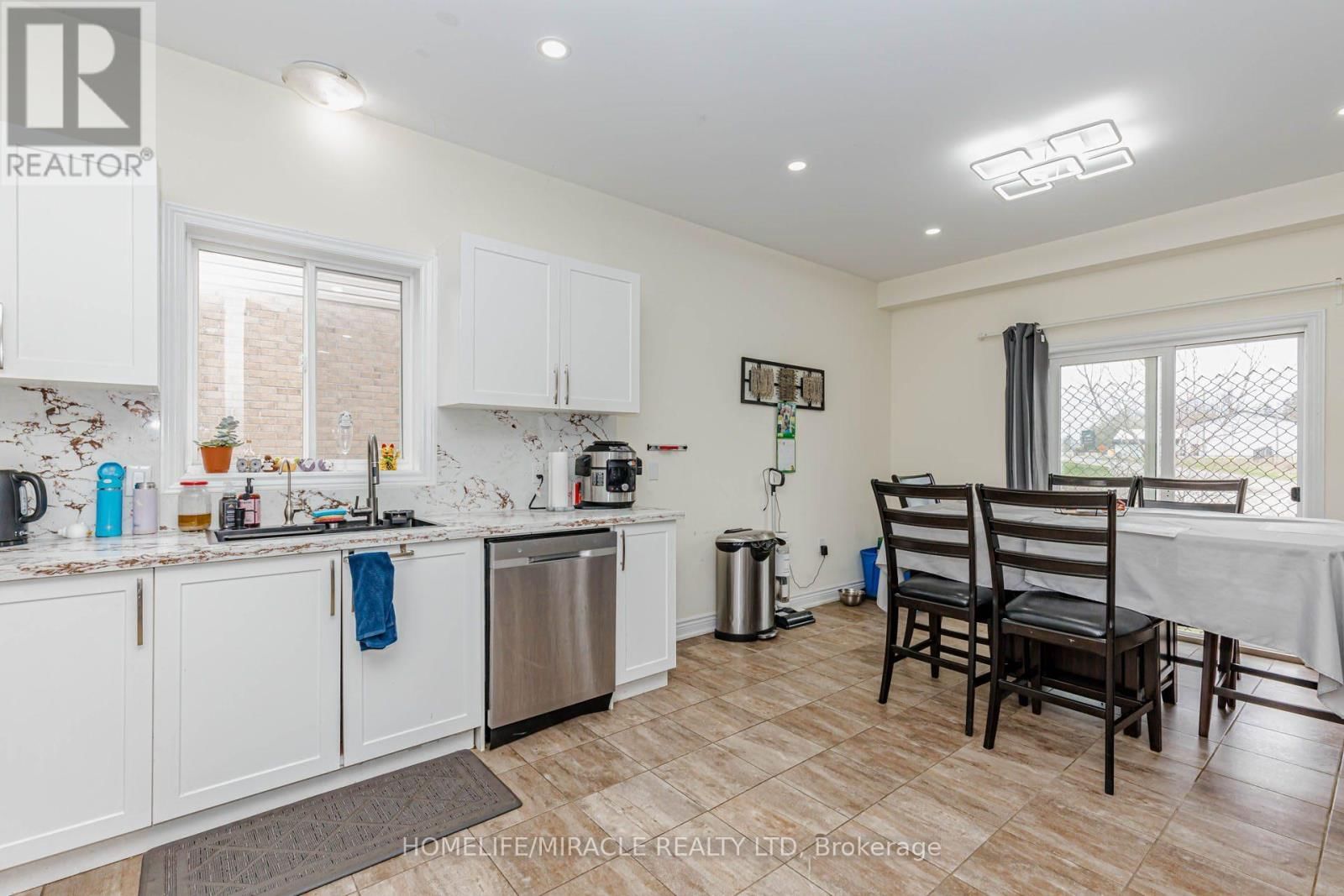 6 HILL STREET Image 18