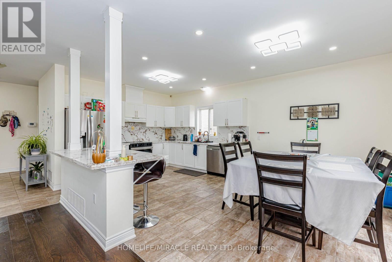 6 HILL STREET Image 24