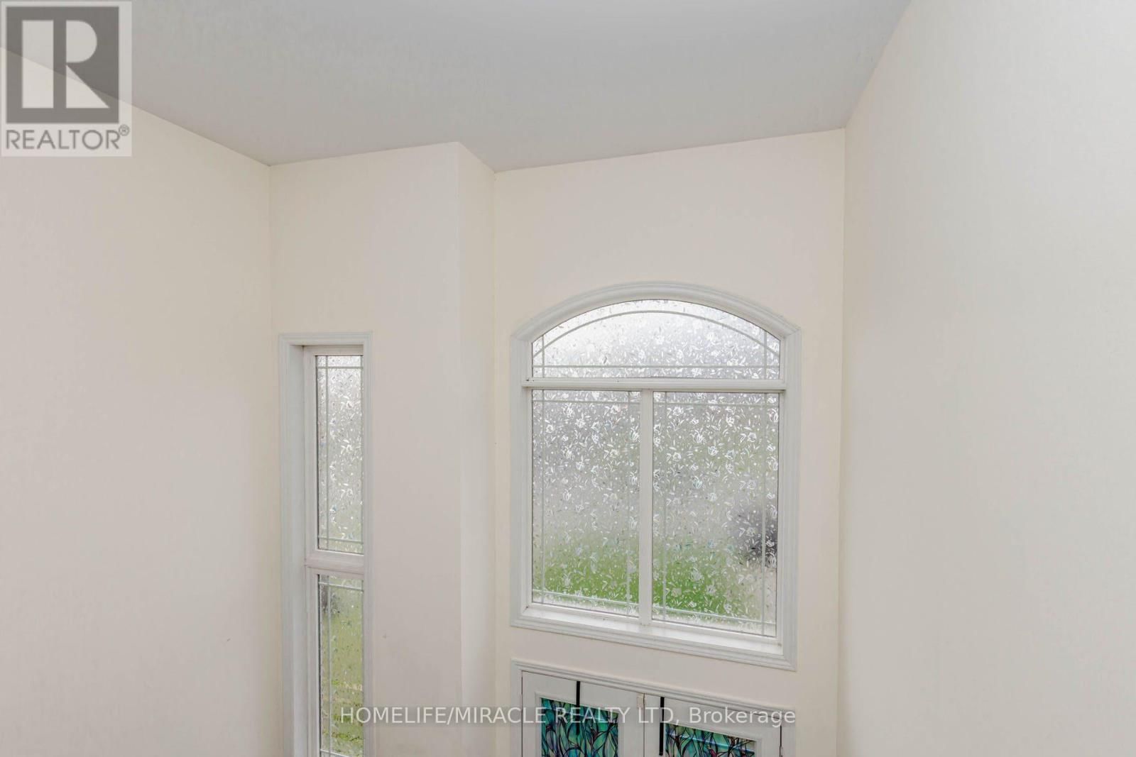 6 HILL STREET Image 26