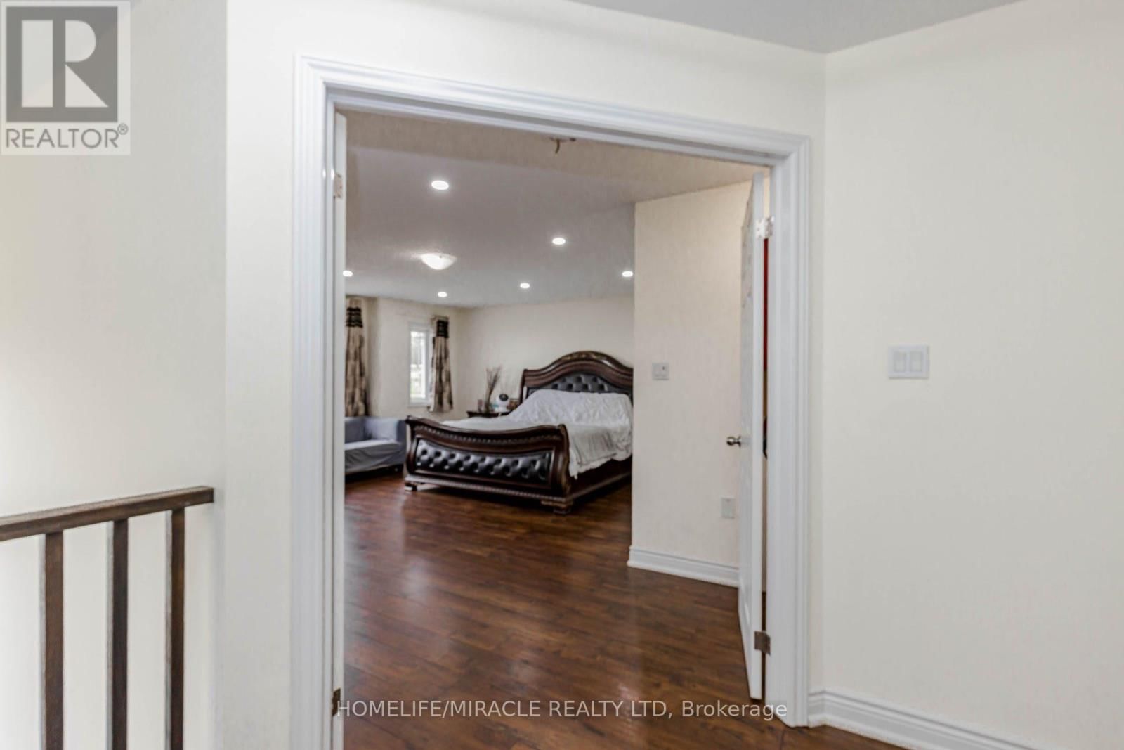 6 HILL STREET Image 27