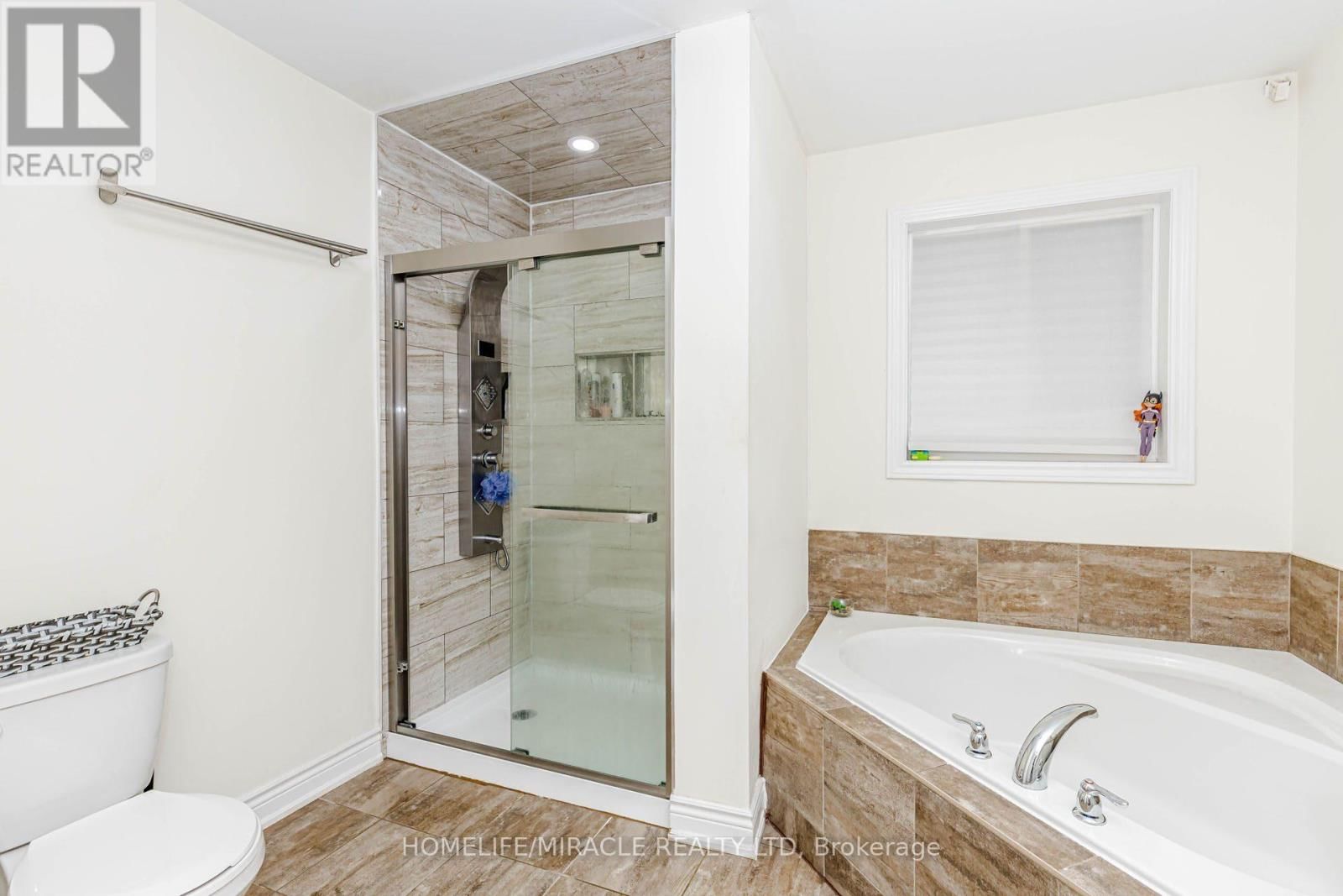 6 HILL STREET Image 32