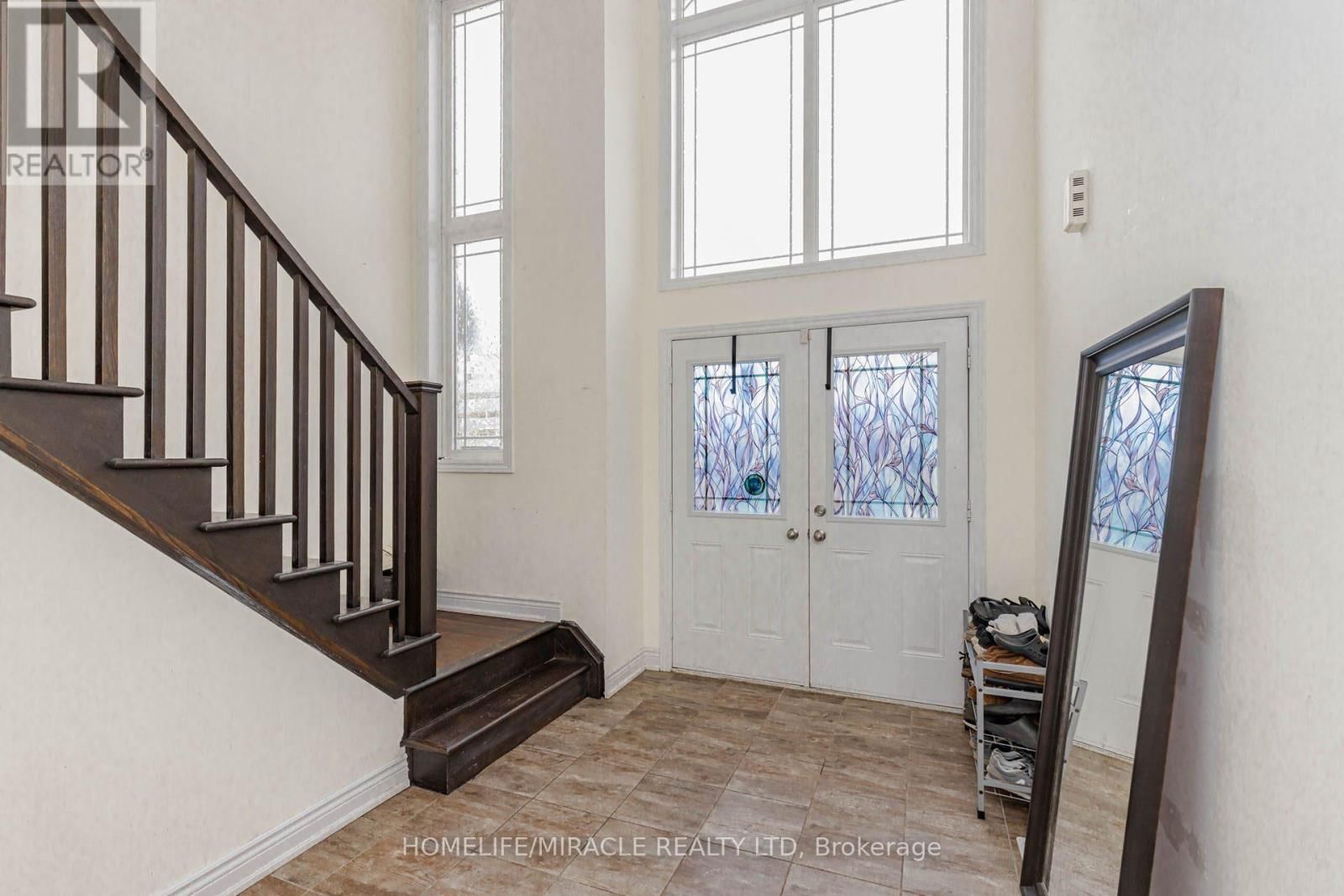 6 HILL STREET Image 34