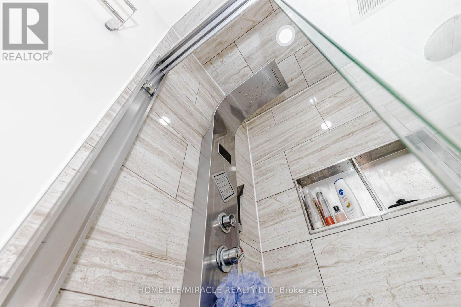 6 HILL STREET Image 35