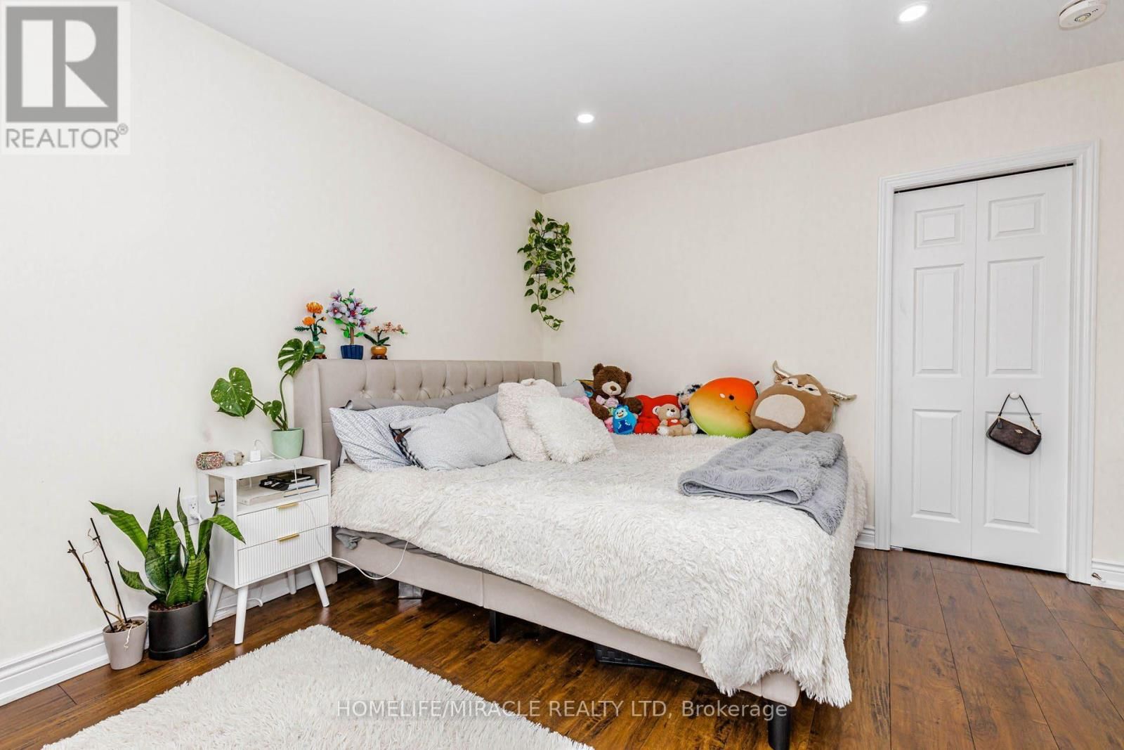 6 HILL STREET Image 36