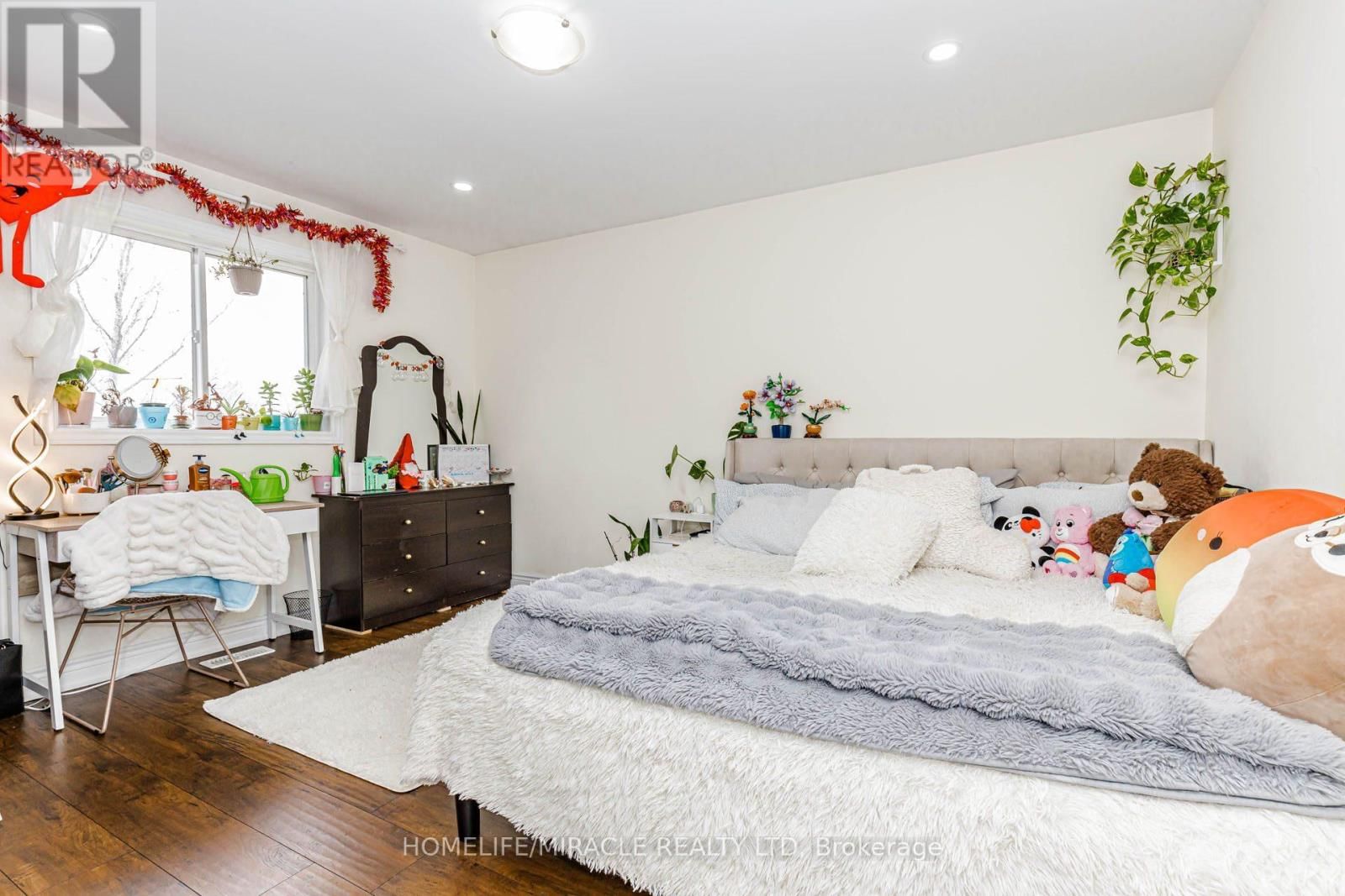 6 HILL STREET Image 38