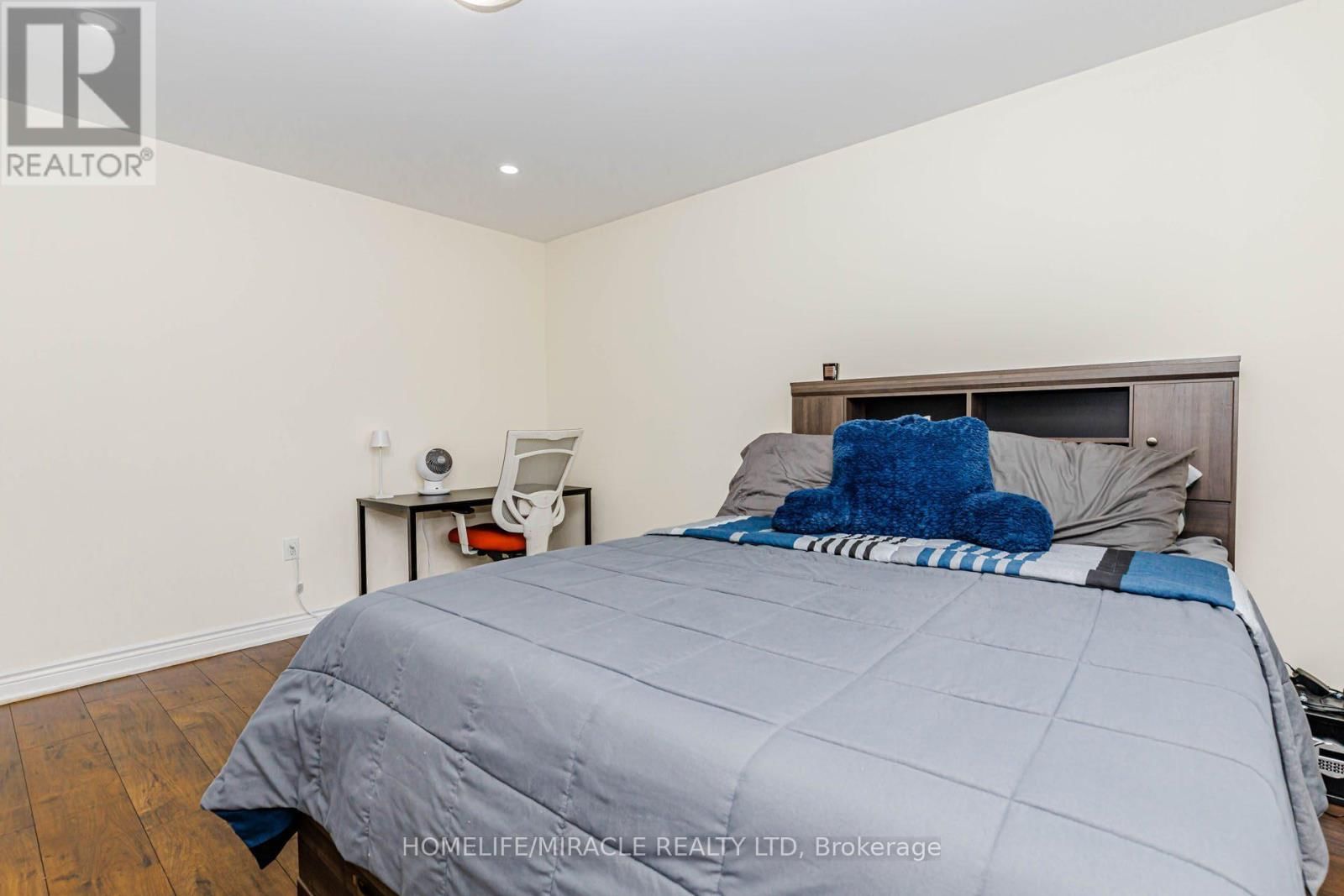 6 HILL STREET Image 43