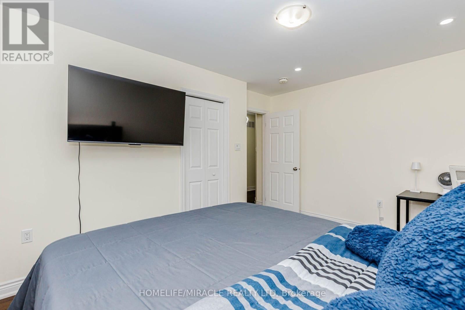 6 HILL STREET Image 44