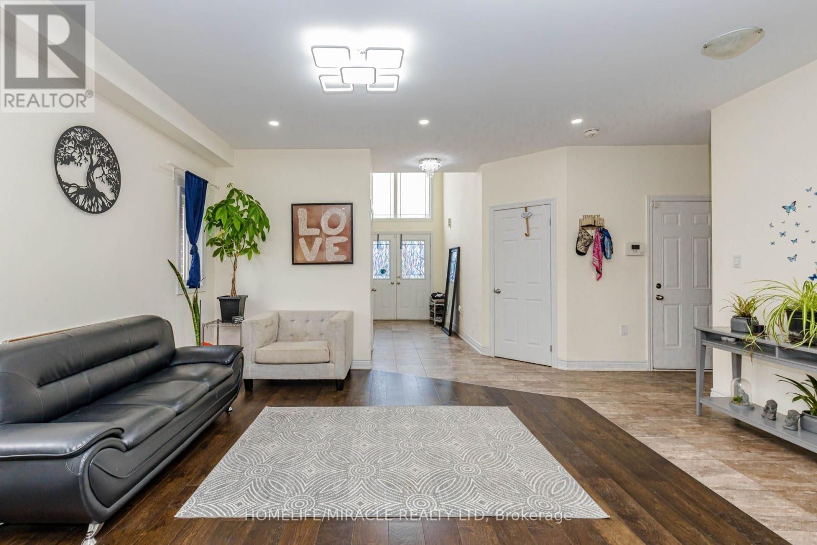 6 HILL STREET Image 8