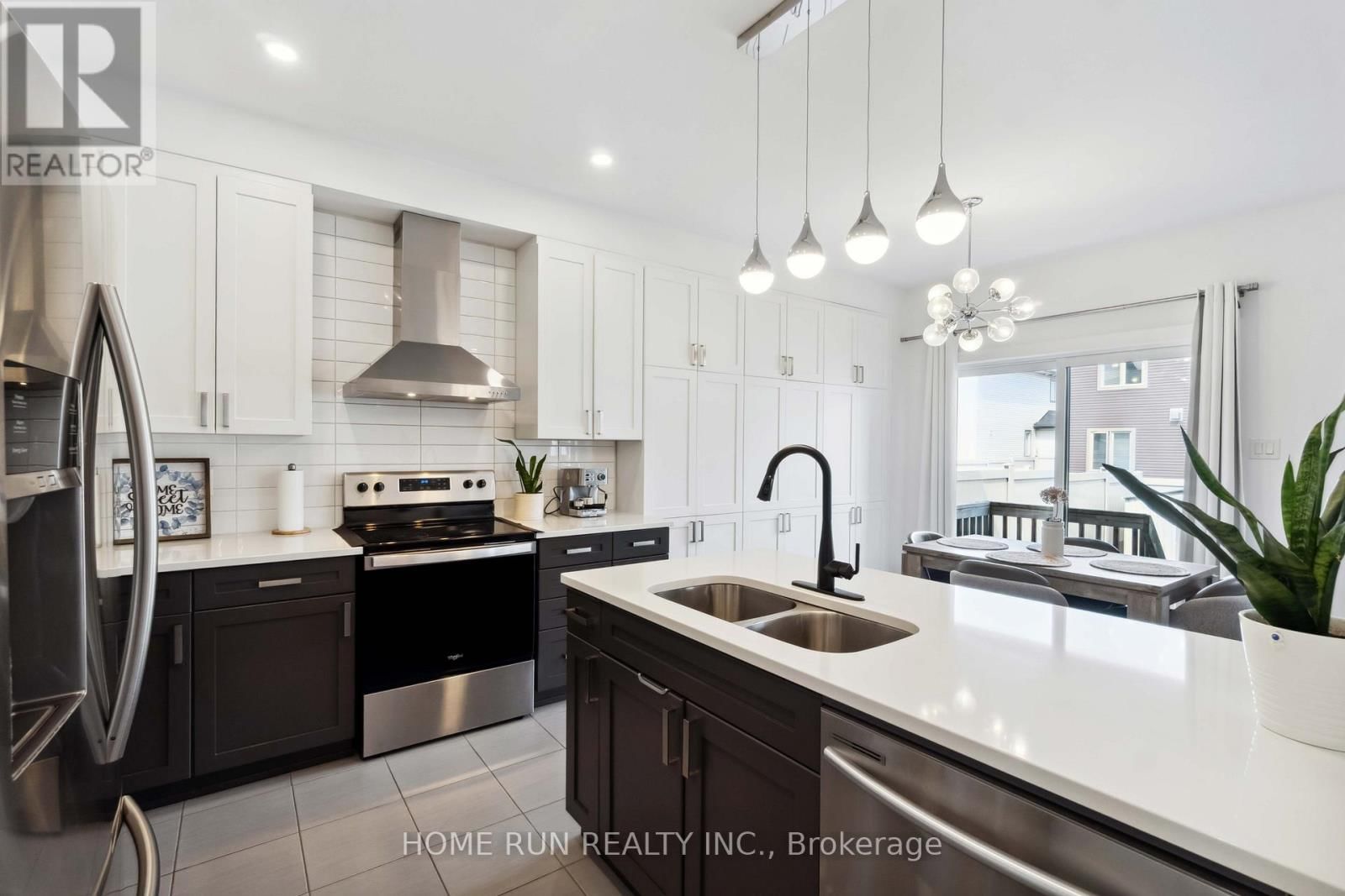 334 HALIBURTON HEIGHTS Image 11