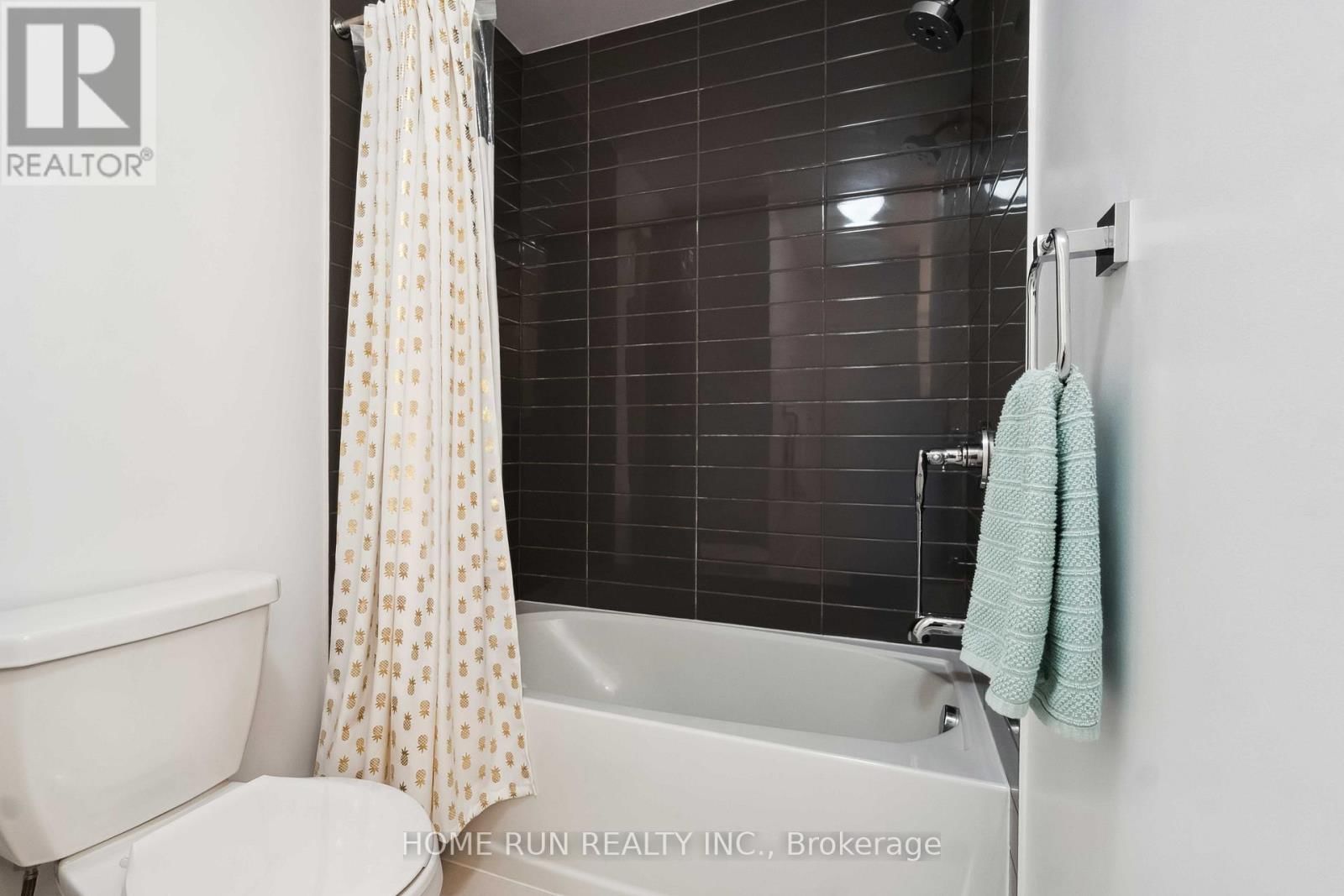 334 HALIBURTON HEIGHTS Image 29