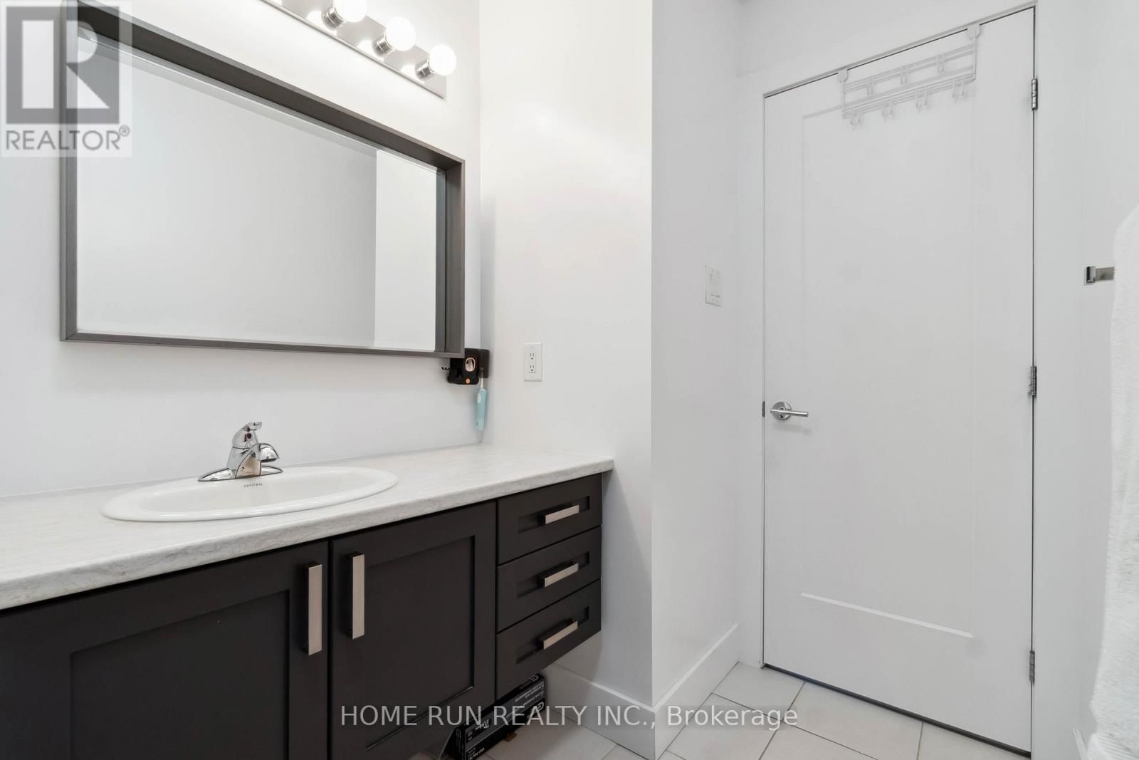 334 HALIBURTON HEIGHTS Image 30