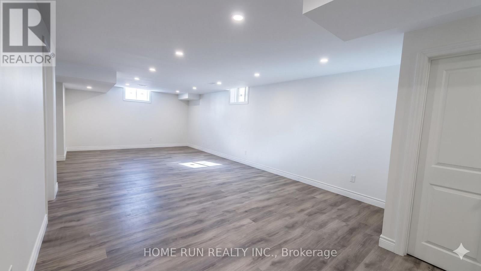 334 HALIBURTON HEIGHTS Image 34