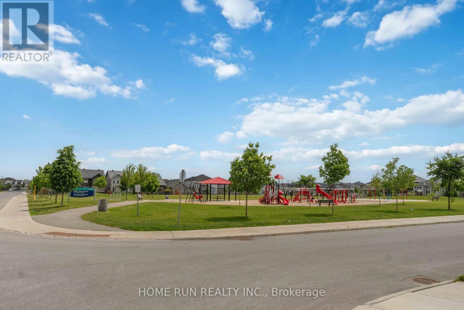 334 HALIBURTON HEIGHTS Image 45